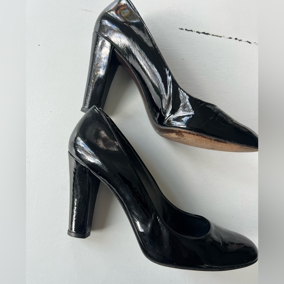 Stuart Weitzman Black Patent pumps size 8 - Picture 2 of 12